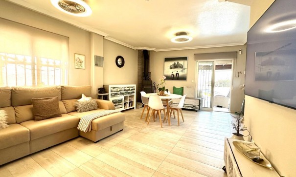 Återförsäljning - Fristående villa -
Orihuela Costa - La Regia