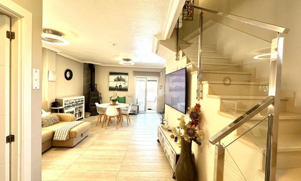 Återförsäljning - Fristående villa -
Orihuela Costa - La Regia