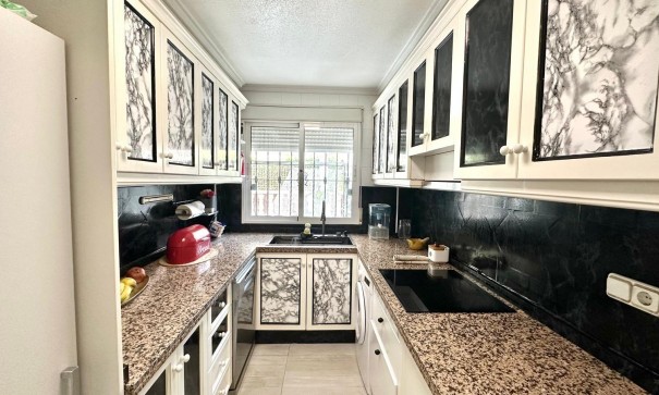 Återförsäljning - Fristående villa -
Orihuela Costa - La Regia