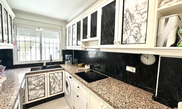 Återförsäljning - Fristående villa -
Orihuela Costa - La Regia