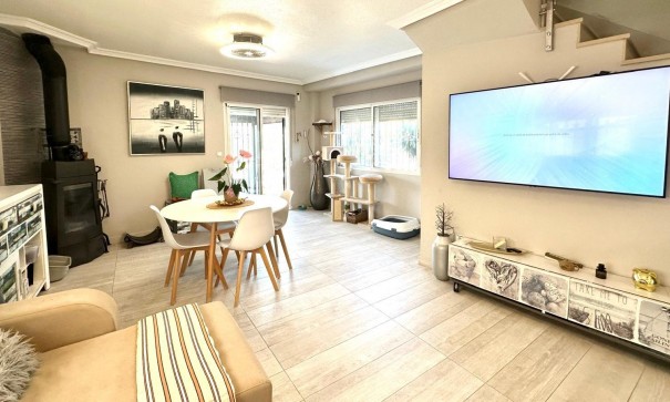 Återförsäljning - Fristående villa -
Orihuela Costa - La Regia