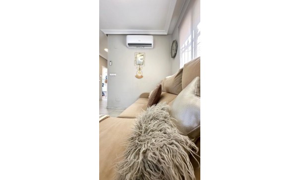 Återförsäljning - Fristående villa -
Orihuela Costa - La Regia