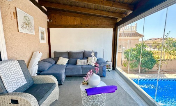 Återförsäljning - Fristående villa -
Orihuela Costa - La Regia