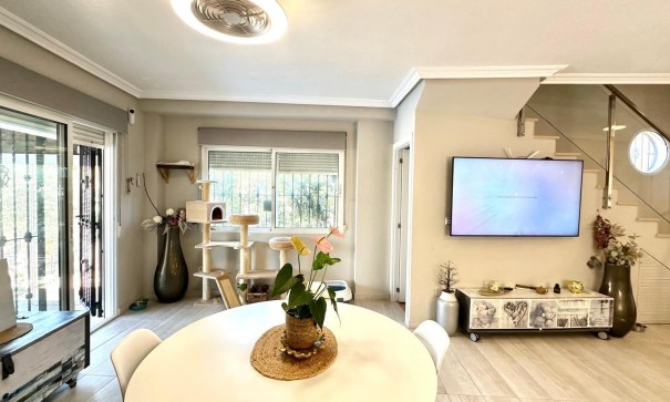 Återförsäljning - Fristående villa -
Orihuela Costa - La Regia