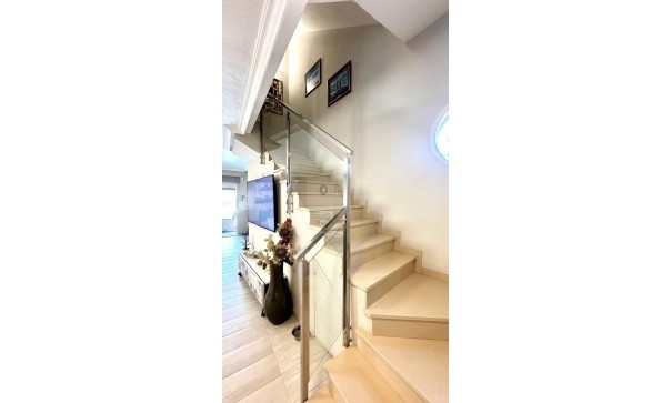 Återförsäljning - Fristående villa -
Orihuela Costa - La Regia