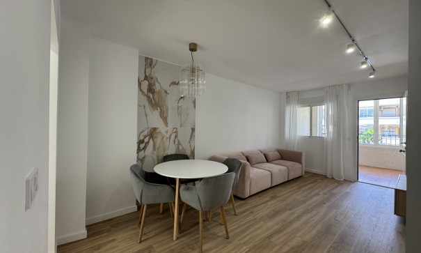 Sale - Apartment Flat -
Los Altos