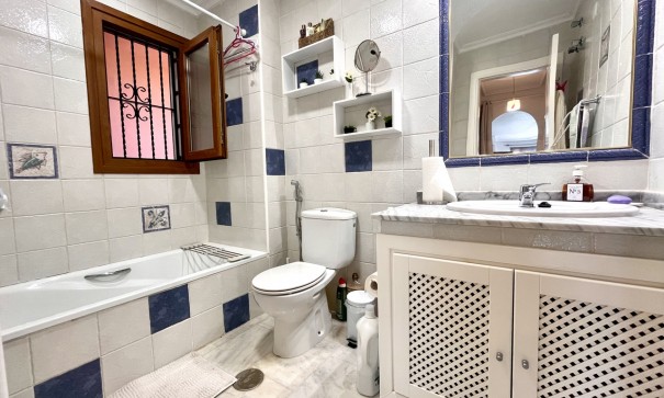 Revente - Appartement -
La Zenia