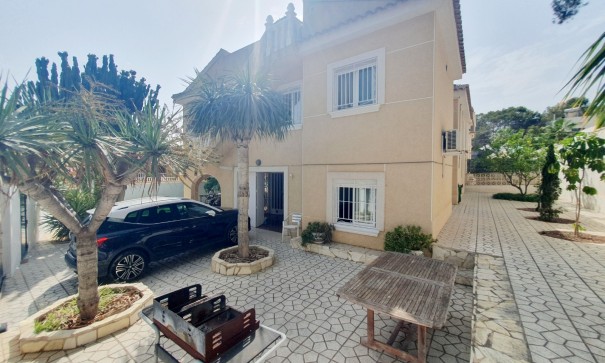 Sale - Detached Villa -
Torrevieja - Los Balcones