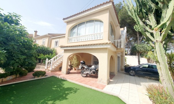 Sale - Detached Villa -
Torrevieja - Los Balcones