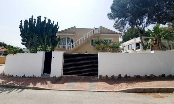Sale - Detached Villa -
Torrevieja - Los Balcones