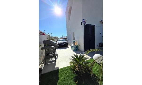 Sale - Detached Villa -
Benijofar