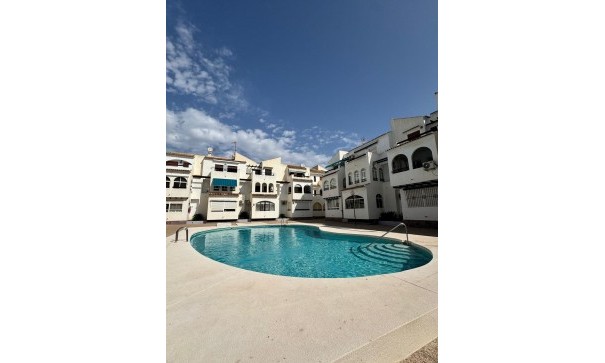 Revente - Appartement -
Torrevieja