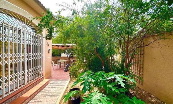 Venta - Chalet Independiente -
Torrevieja - Los Balcones - Los Altos del Edén