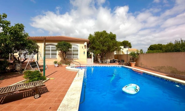 Venta - Chalet Independiente -
Torrevieja - Los Balcones - Los Altos del Edén