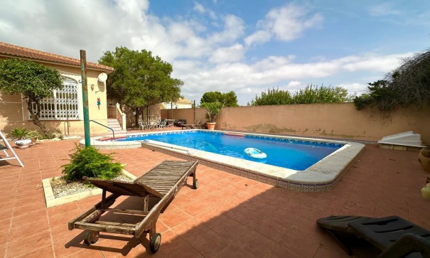 Venta - Chalet Independiente -
Torrevieja - Los Balcones - Los Altos del Edén