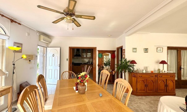 Venta - Chalet Independiente -
Torrevieja - Los Balcones - Los Altos del Edén