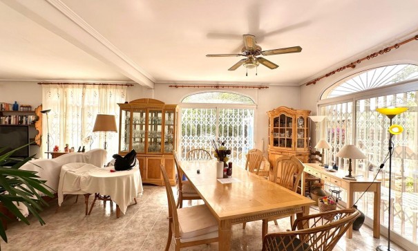 Venta - Chalet Independiente -
Torrevieja - Los Balcones - Los Altos del Edén