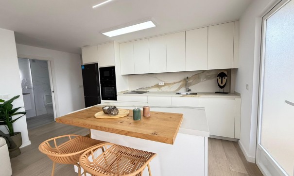 Sale - Apartment Flat -
Torrevieja - Playa de los Naufragos