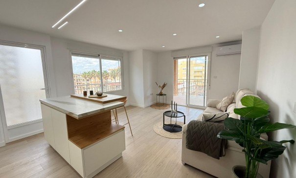 Sale - Apartment Flat -
Torrevieja - Playa de los Naufragos