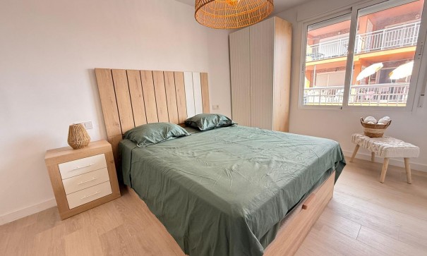 Sale - Apartment Flat -
Torrevieja - Playa de los Naufragos
