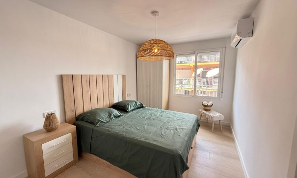 Sale - Apartment Flat -
Torrevieja - Playa de los Naufragos