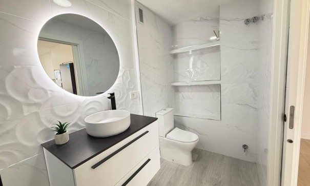 Sale - Apartment Flat -
Torrevieja - Playa de los Naufragos