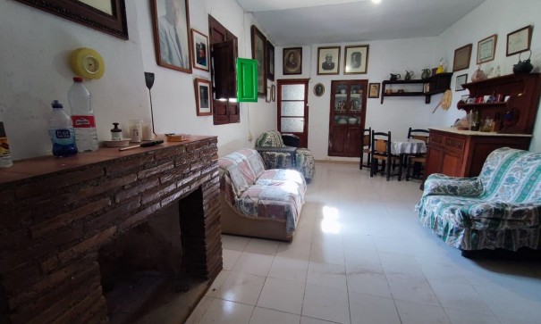 Videresalg - Finca landejendom -
Yecla