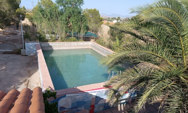 Herverkoop - Vrijstaande Villa -
Yecla