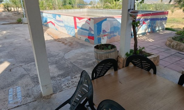 Herverkoop - Vrijstaande Villa -
Yecla