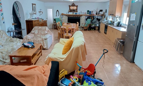 Herverkoop - Vrijstaande Villa -
Yecla