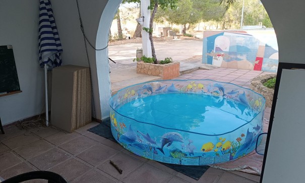 Herverkoop - Vrijstaande Villa -
Yecla