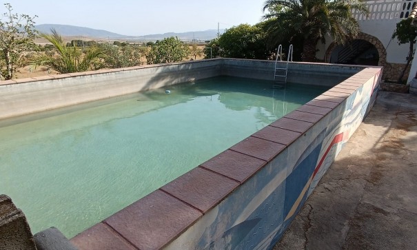 Herverkoop - Vrijstaande Villa -
Yecla