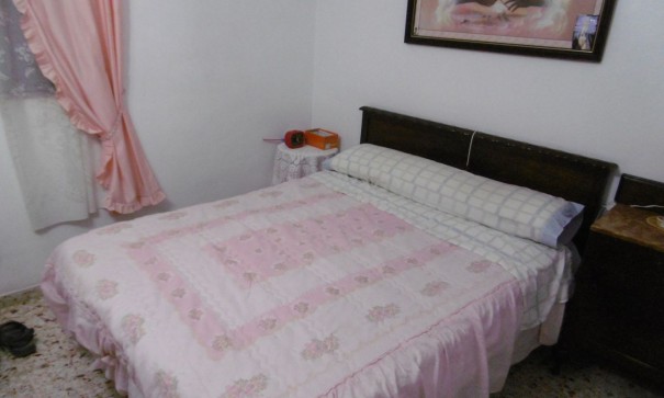 Videresalg - Fritliggende villa -
Yecla