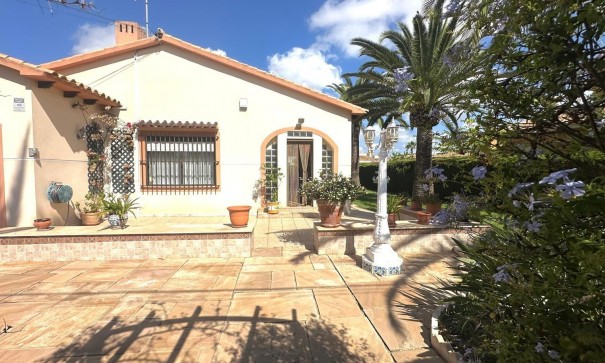 Venta - Chalet Independiente -
Cabo Roig - Costa blanca