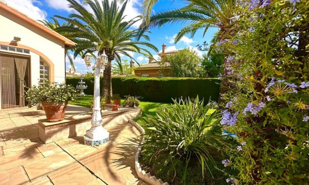 Venta - Chalet Independiente -
Cabo Roig - Costa blanca