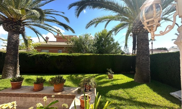 Venta - Chalet Independiente -
Cabo Roig - Costa blanca