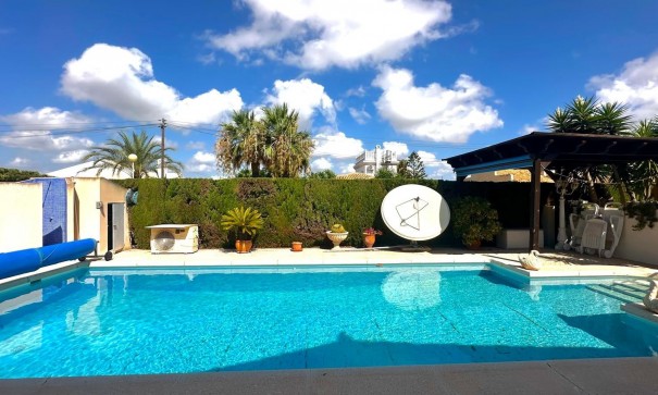 Venta - Chalet Independiente -
Cabo Roig - Costa blanca