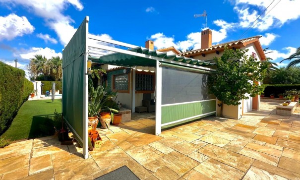 Venta - Chalet Independiente -
Cabo Roig - Costa blanca