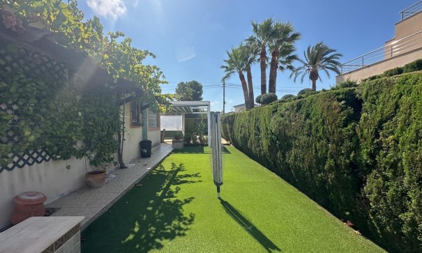 Venta - Chalet Independiente -
Cabo Roig - Costa blanca