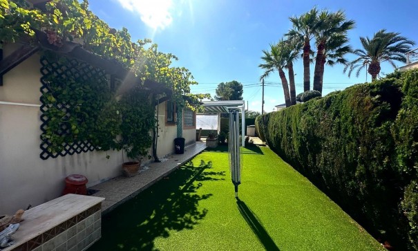 Venta - Chalet Independiente -
Cabo Roig - Costa blanca