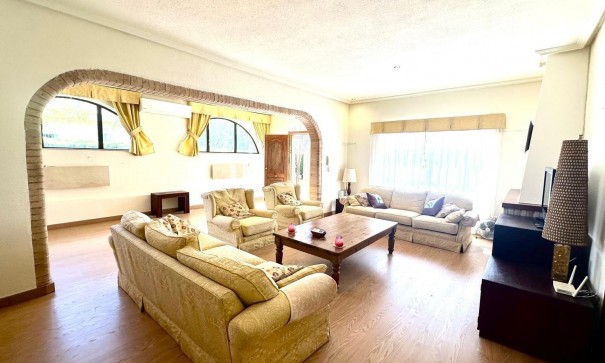 Venta - Chalet Independiente -
Cabo Roig - Costa blanca