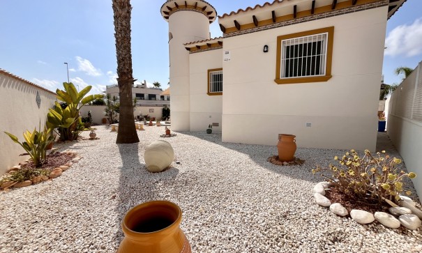 Revente - Villa Individuelle -
Cabo Roig