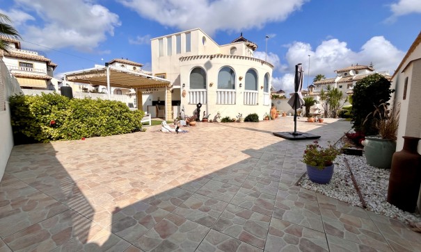 Revente - Villa Individuelle -
Cabo Roig