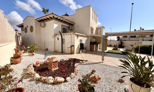 Revente - Villa Individuelle -
Cabo Roig
