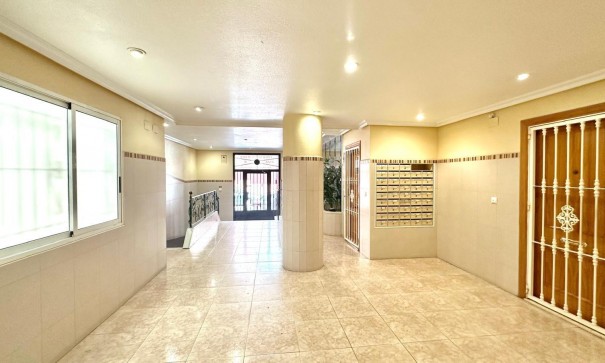 Sale - Apartment Flat -
Torrevieja - Centro