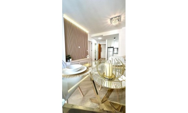 Sale - Apartment Flat -
Torrevieja - Centro