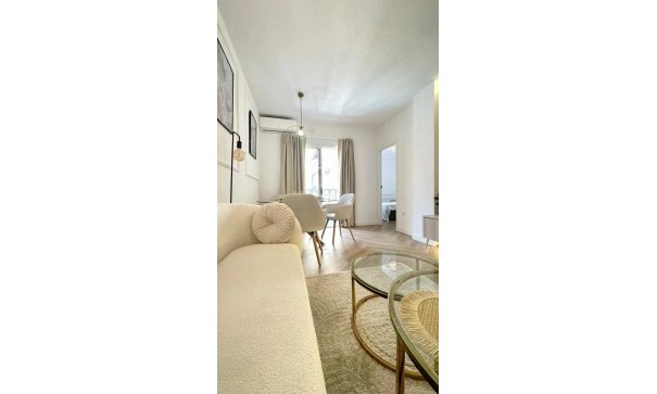 Sale - Apartment Flat -
Torrevieja - Centro