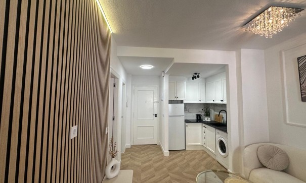 Sale - Apartment Flat -
Torrevieja - Centro