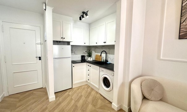 Sale - Apartment Flat -
Torrevieja - Centro