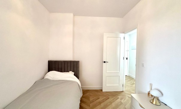 Sale - Apartment Flat -
Torrevieja - Centro